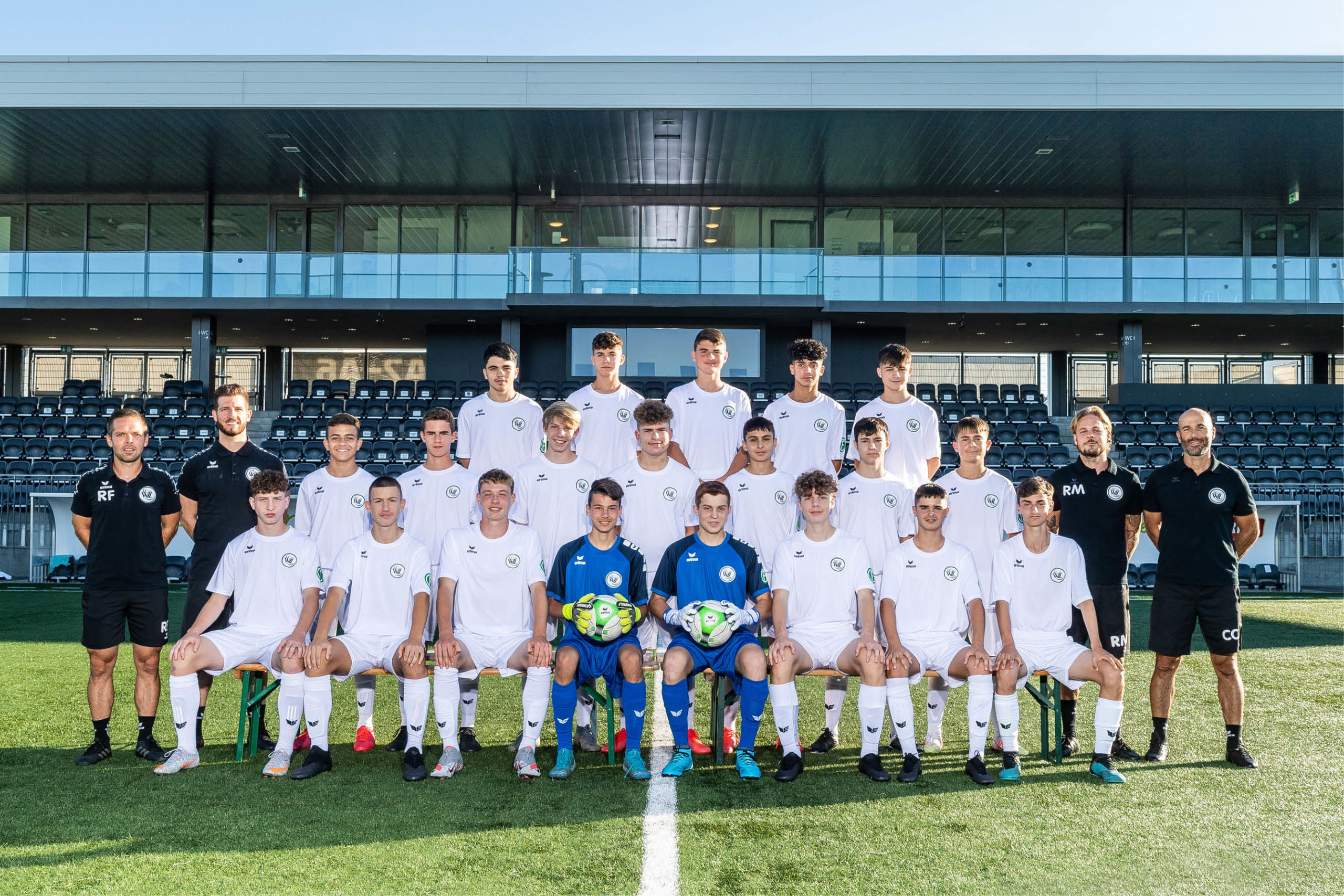 U16